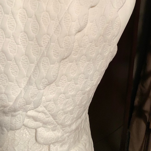 🌸Dalia White Scalloped Dress with Pockets 🌸 - Picture 10 of 16